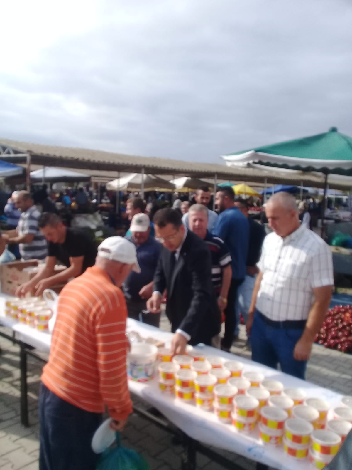 Büyükmandıra Belediyesi Aşure Dağıtımı